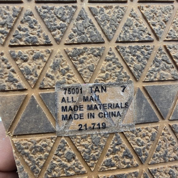 Minnetonka Shoes Women's 7 Hallie Flip Flop Sandal 75001 Tan - Picture 3 of 8